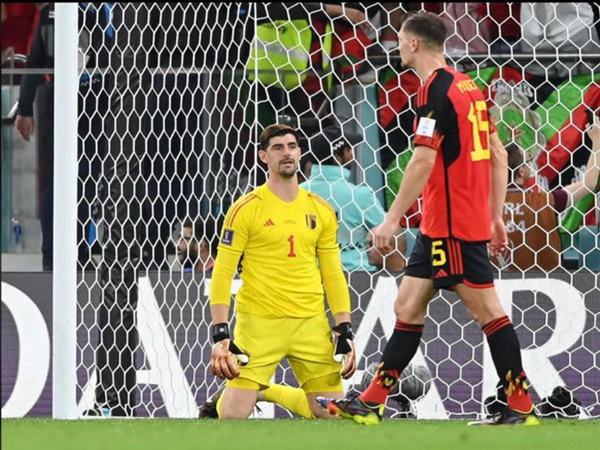 Bóng đá QT 28/11: Courtois mắc lỗi khiến Bỉ thua sốc Morocco