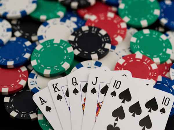Poker là gì? Các loại bài trong Poker phổ biến nhất hiện nay!