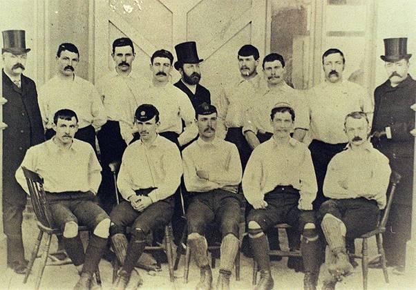 Giải bóng đá hạng nhất Anh ra được thành lập và ra đời vào năm 1892