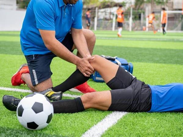 Những loại chấn thương thường gặp khi đá bóng
