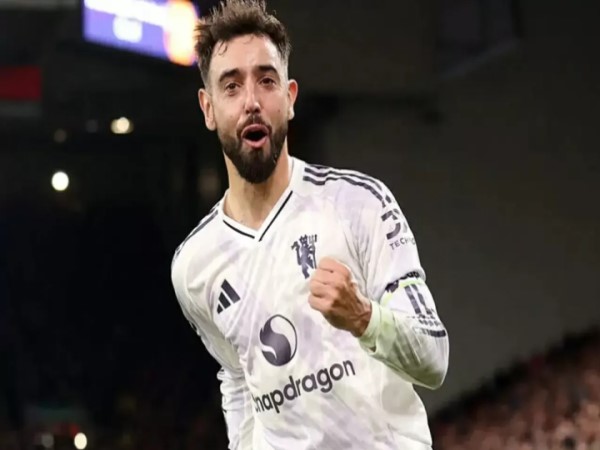 Tin MU: Bruno Fernandes vượt huyền thoại Cantona