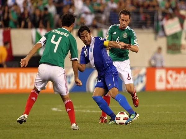 Tin BĐ: Carlos Ruiz khiến Ronaldo và Messi cũng phải cúi đầu Tin BĐ: Carlos Ruiz khiến Ronaldo và Messi cũng phải cúi đầu