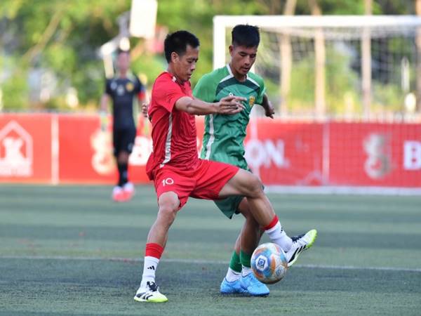 Hướng dẫn cách đá tiền đạo sân 7 và các sai làm hay gặp