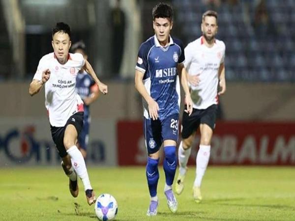 Tin Công an TP.HCM: Văn Bình giúp đội bóng giành chiến thắng