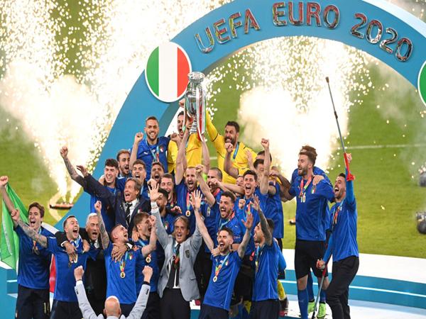 Lối chơi chiến thuật của đội hình Italia vô địch Euro 2020