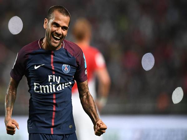 Hậu vệ PSG Dani Alves – Kinh nghiệm và bản lĩnh