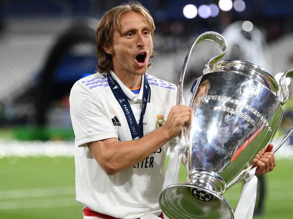 Những tiền vệ Real Madrid huyền thoại vĩ đại nhất